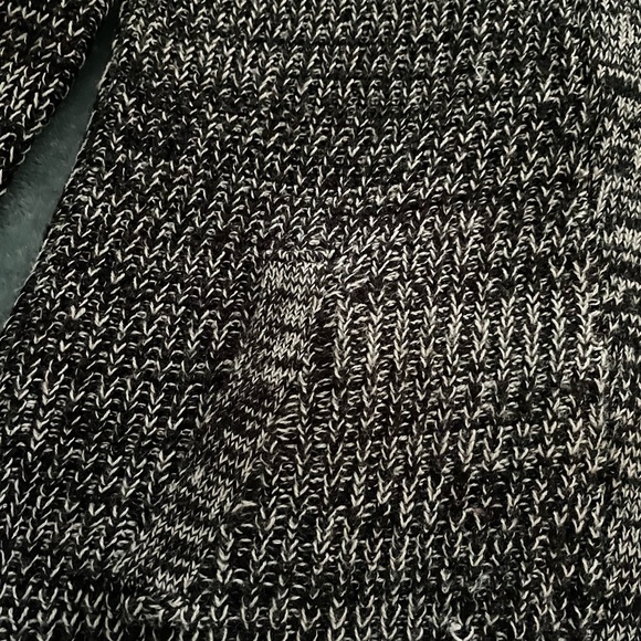 Black/white asymmetrical zip cardigan - Picture 5 of 7